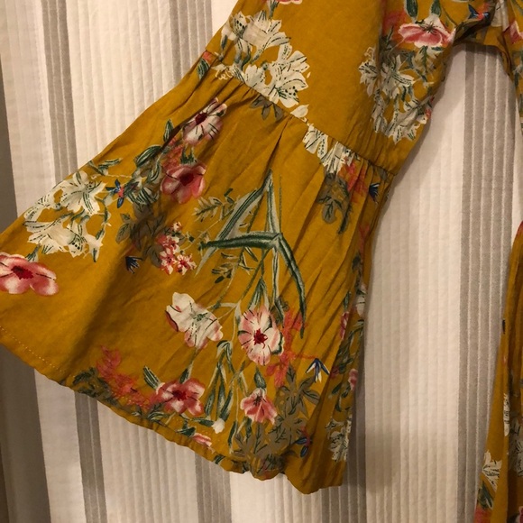 Floral Ruffle Sleeve Mini Dress - Picture 4 of 7